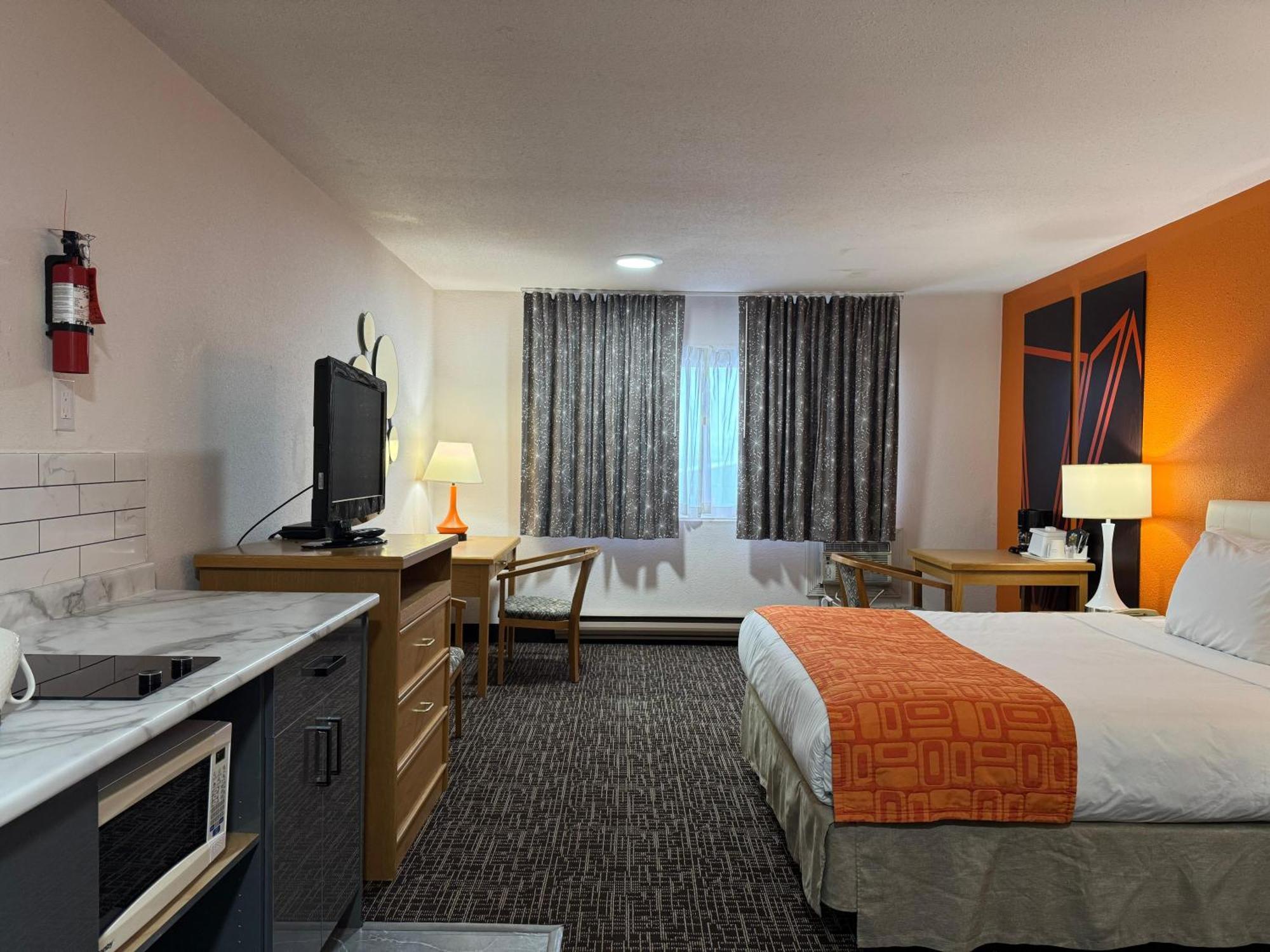 Howard Johnson By Wyndham Fort St. John Exterior photo