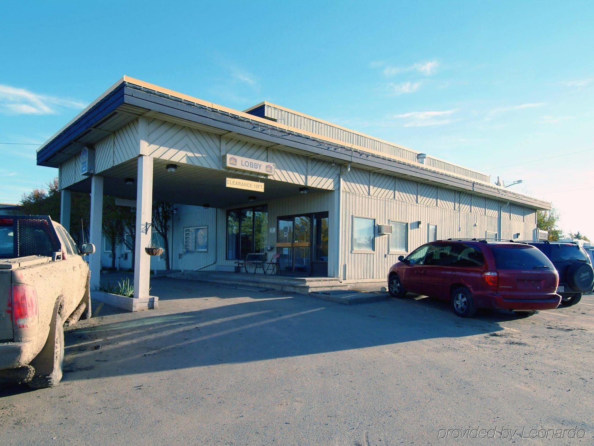 Howard Johnson By Wyndham Fort St. John Exterior photo