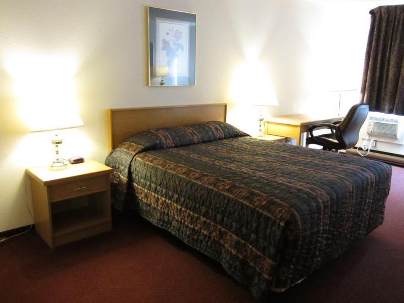 Howard Johnson By Wyndham Fort St. John Exterior photo
